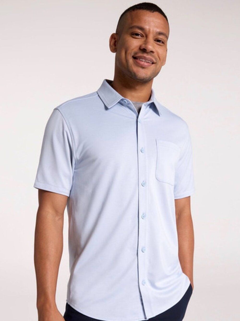 Mens XL Light Blue Short Sleeve Button Up Shirt Moisture Wicking Four Way Stretc